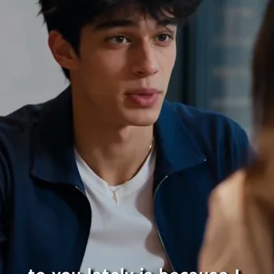 Noah — The mutual friend who likes the wrong twin