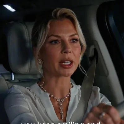 Vanessa — Emma's mother