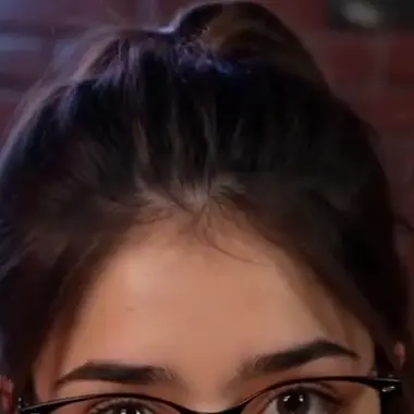 Vivian — Zoe's glasses-wearing best friend who sets the birthday bet