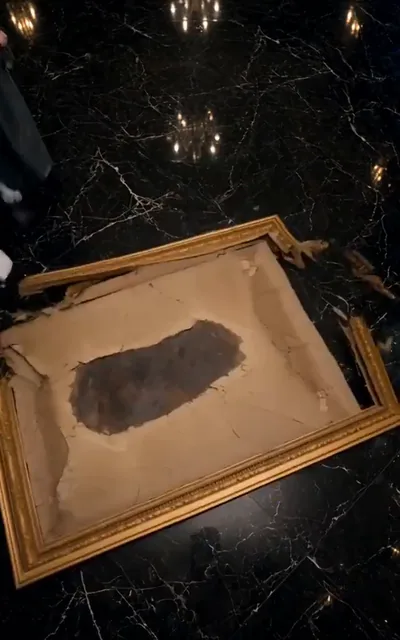 The smashed ancestral portrait