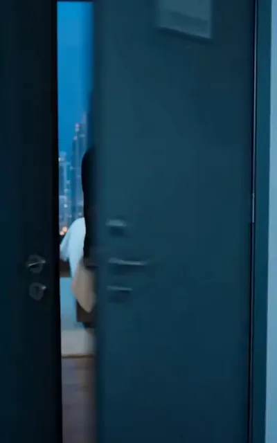 Sienna at a bar