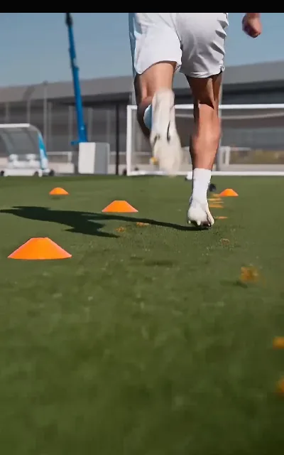 The outside-foot pass